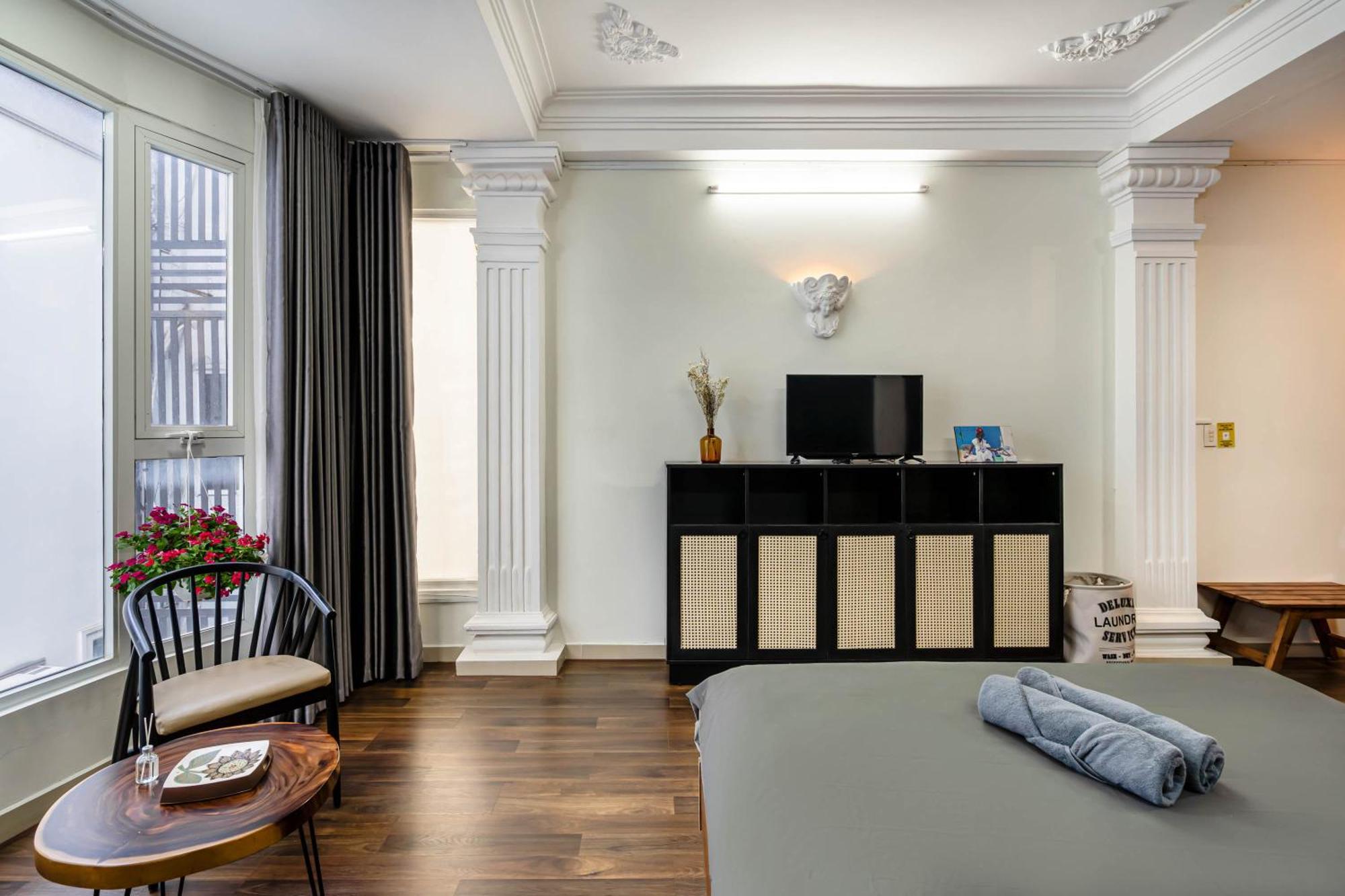 Homestay Holo Le Thanh Ton Saigon Serviced *