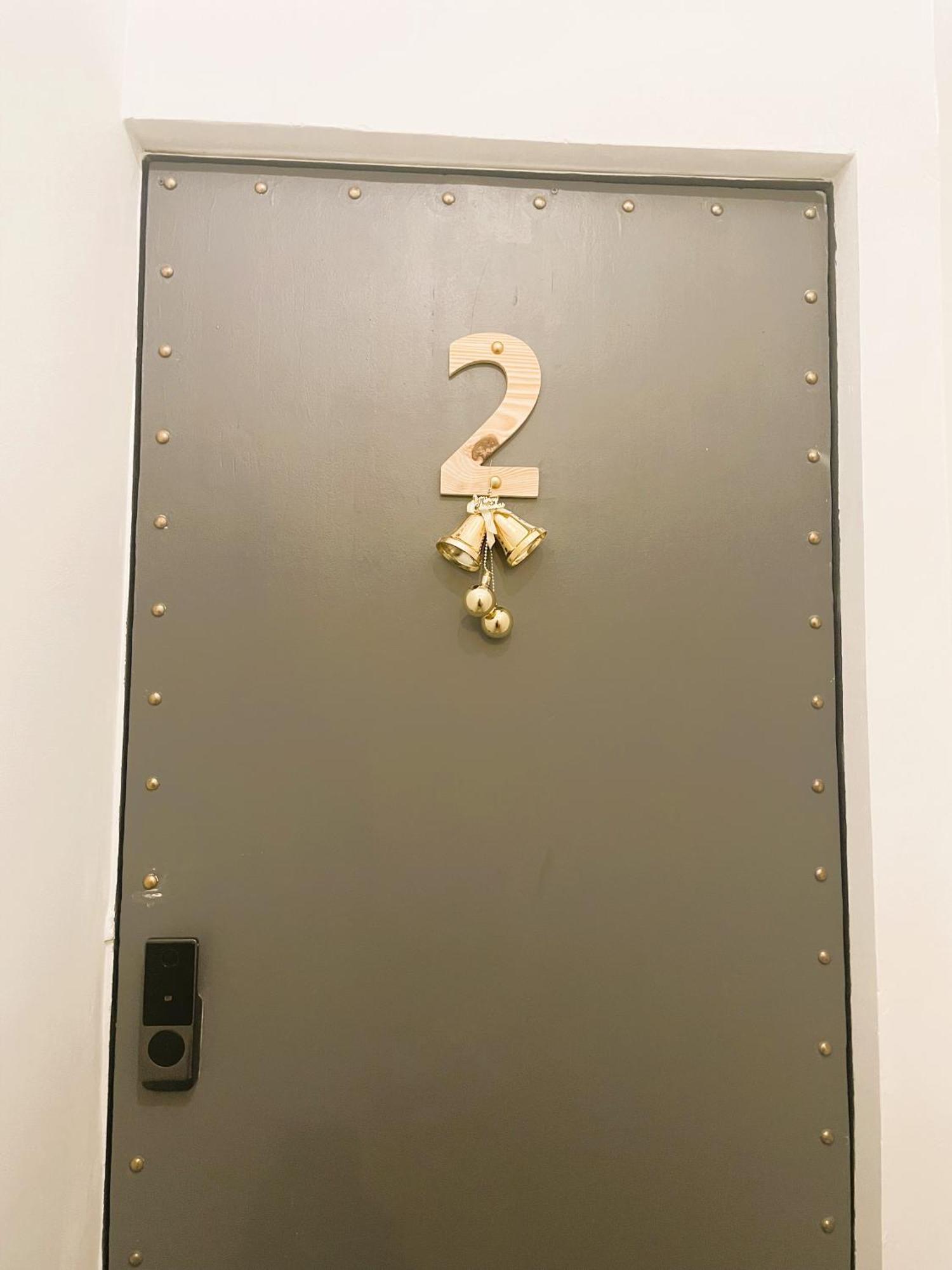 6even - Have A Staycation In The Cafe Building Khách sạn hẻo lánh *