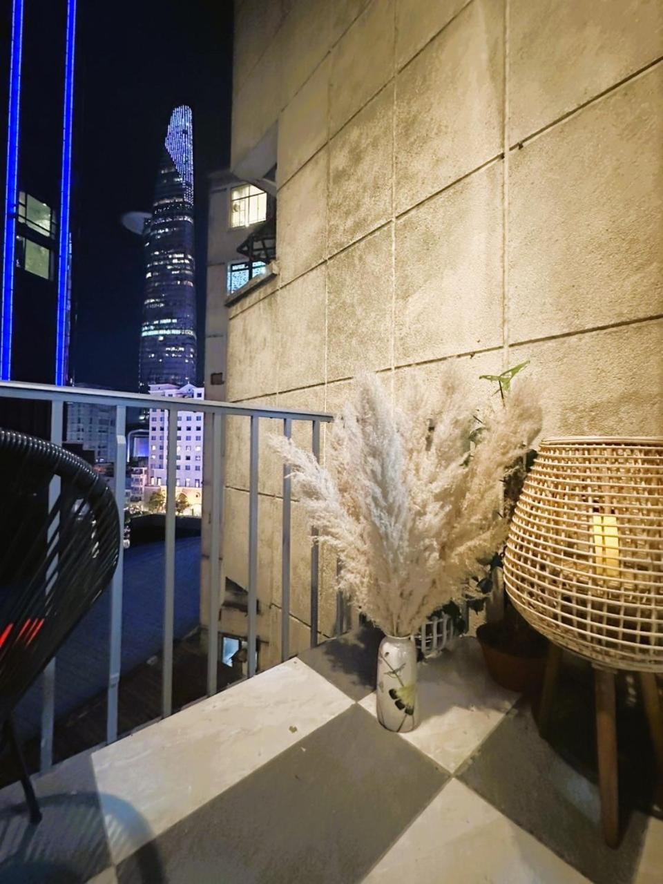 6even - Have A Staycation In The Cafe Building Khách sạn hẻo lánh *