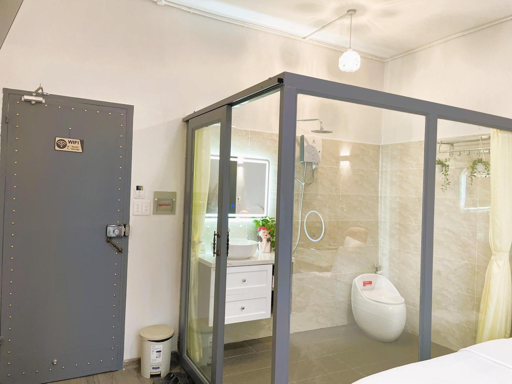 6even - Have A Staycation In The Cafe Building Khách sạn hẻo lánh