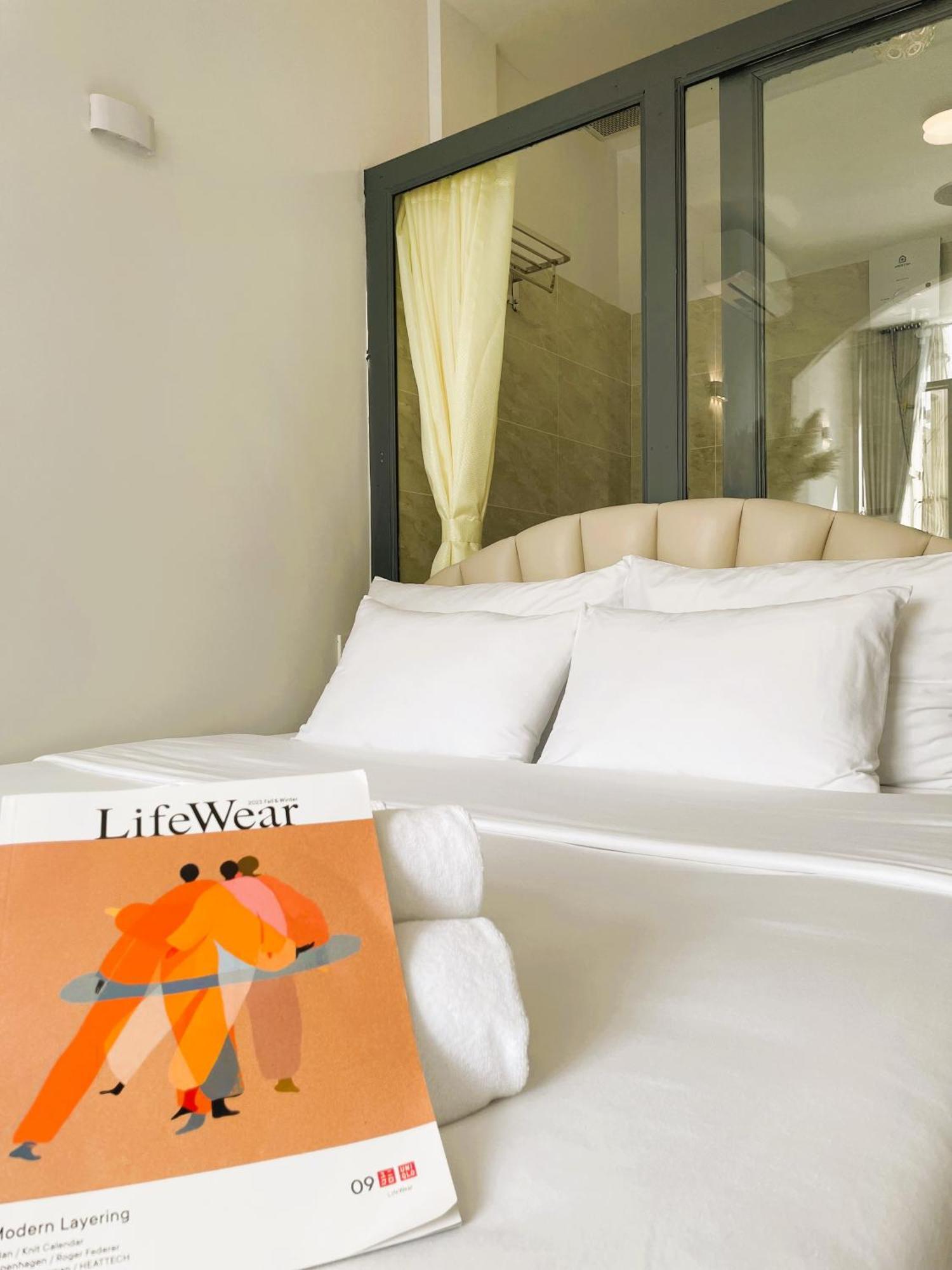 6even - Have A Staycation In The Cafe Building Khách sạn hẻo lánh *