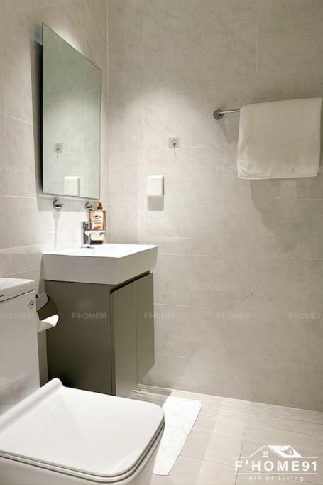 Modern, Cozy Near Bui Vien Walking St-soho Apartment