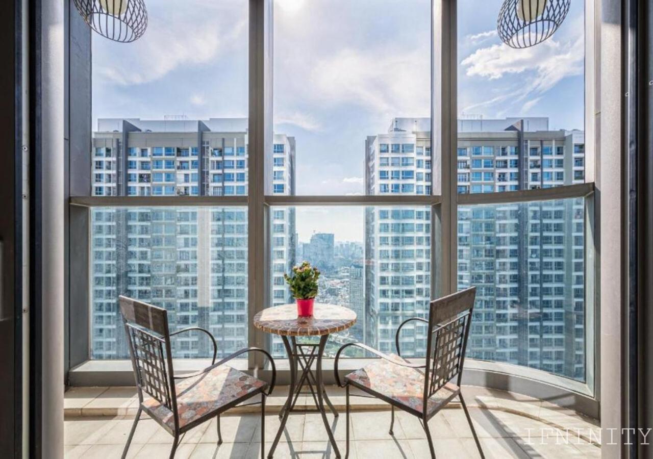 Landmark 81 Infinity Pool - Vip