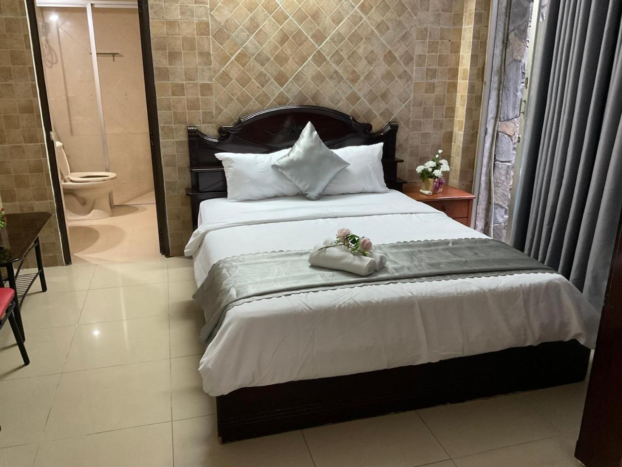 Khach San Minh Chau - Dien Bien Phu Hotel *