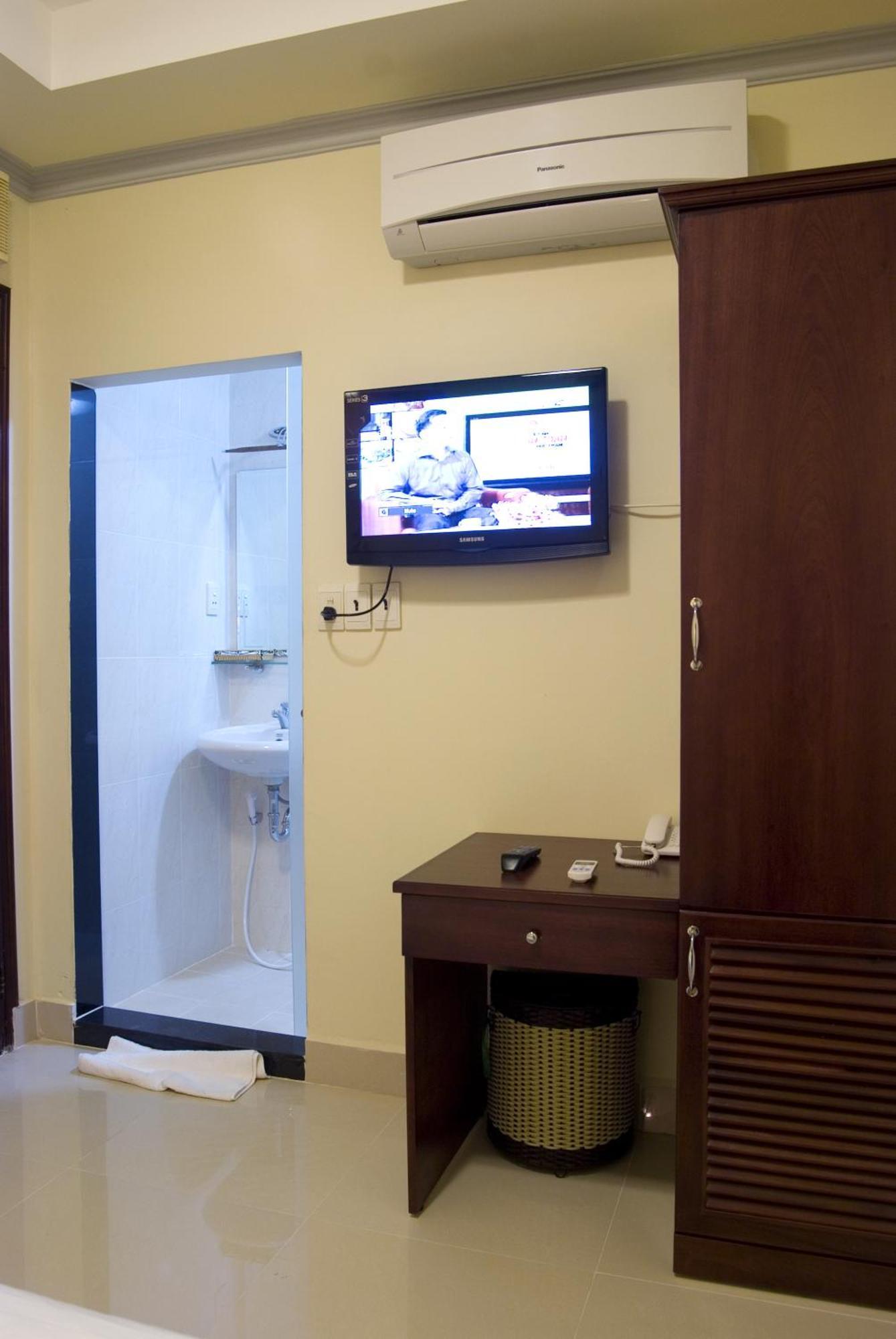 Hotel Valentine Luxury - 31 Bui Vien Street