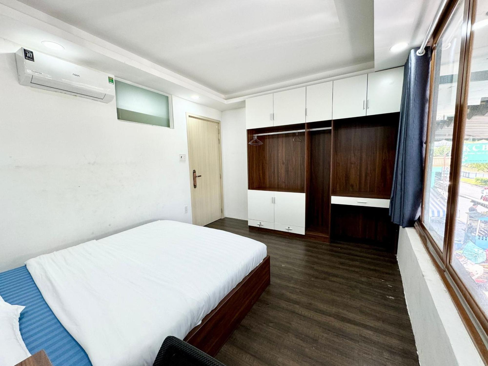 Dlux Saigon