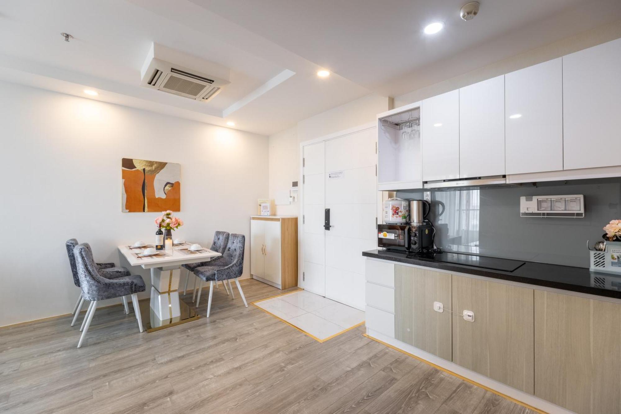 Apartment Center New