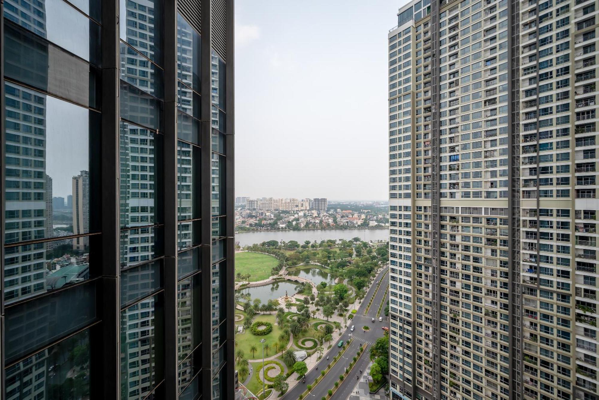 Carat Class Landmark 81