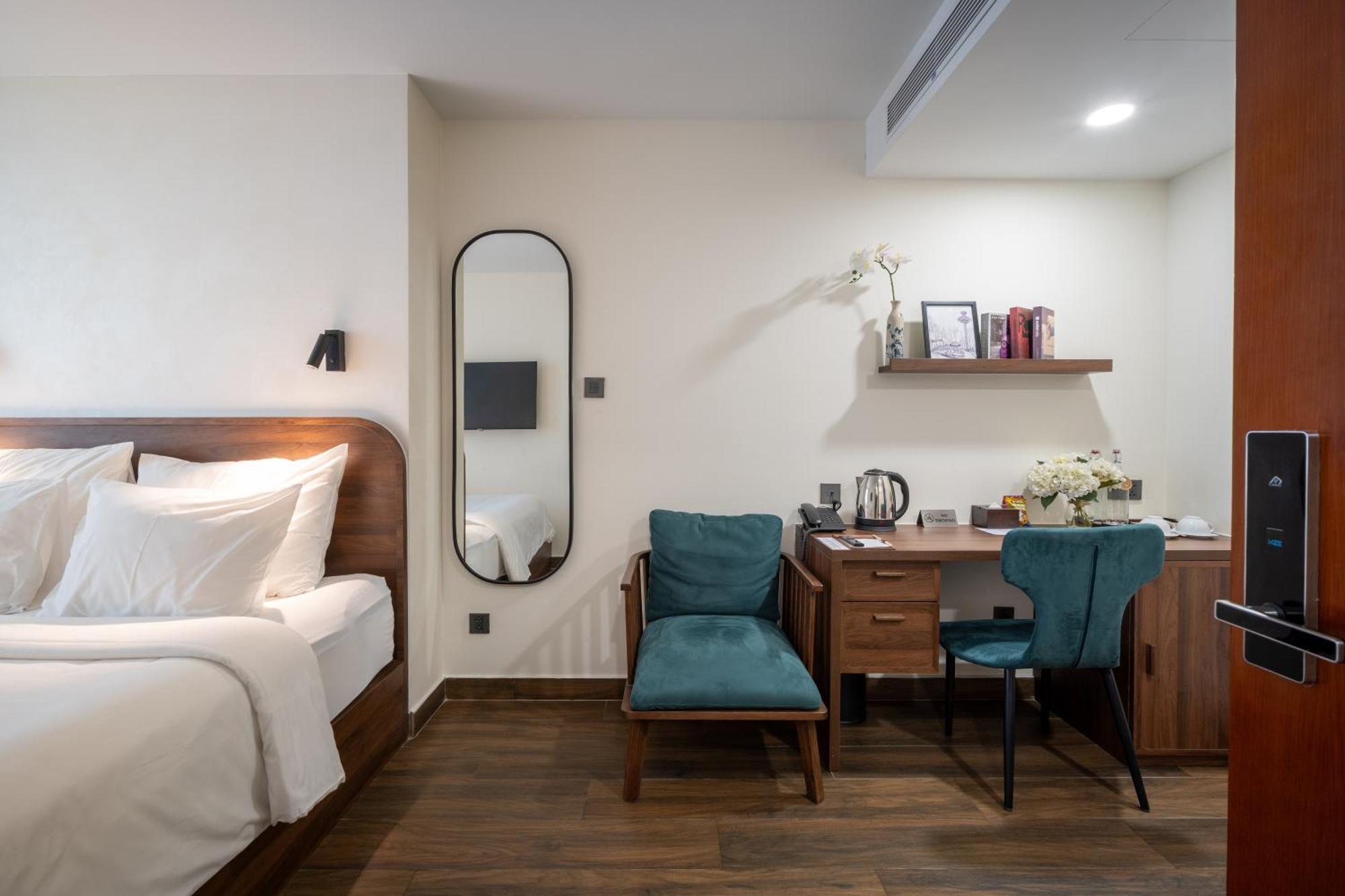 Hato Saigon Boutique & Rooftop 4*