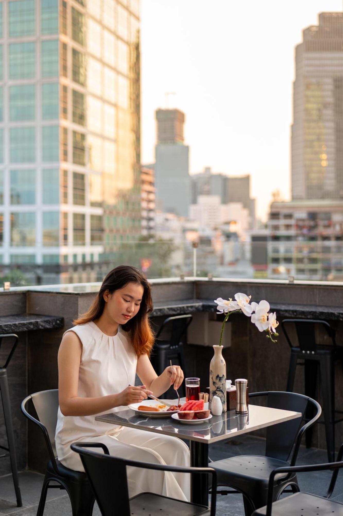 Hotel Hato Saigon Boutique & Rooftop 4*
