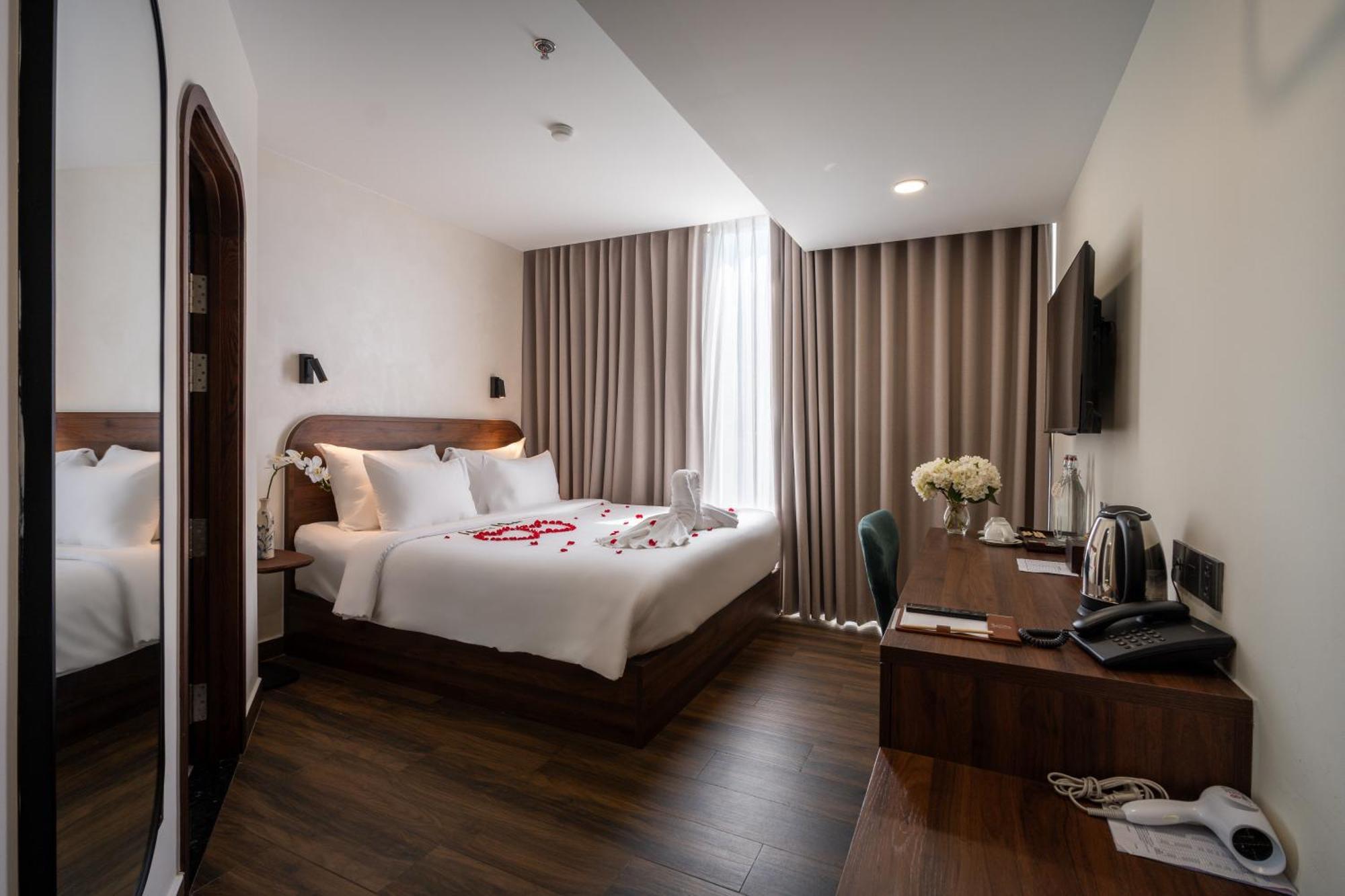 Hotel Hato Saigon Boutique & Rooftop 4*