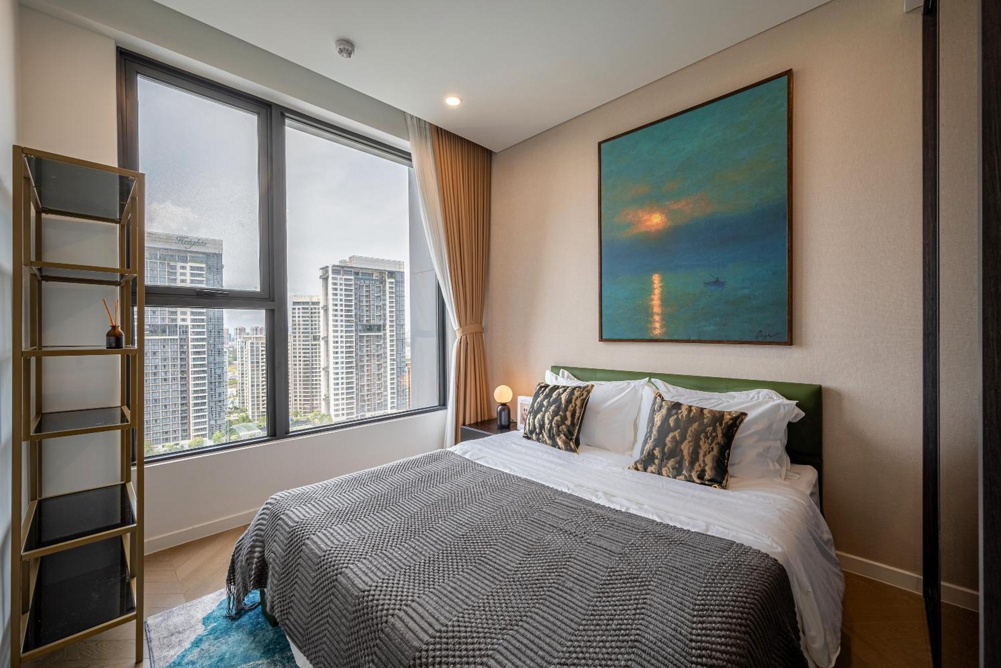 Lumiere Riverside - Raymond Holm - Luxurious 5-star *