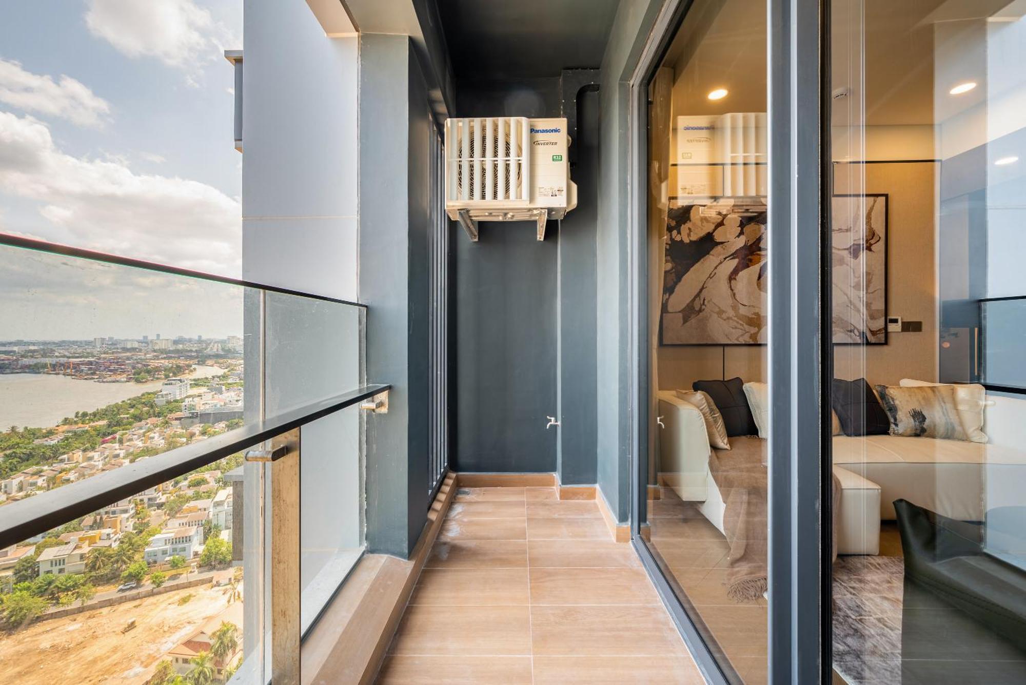 Căn hộ Lumiere Riverside - Raymond Holm - Luxurious 5-star *