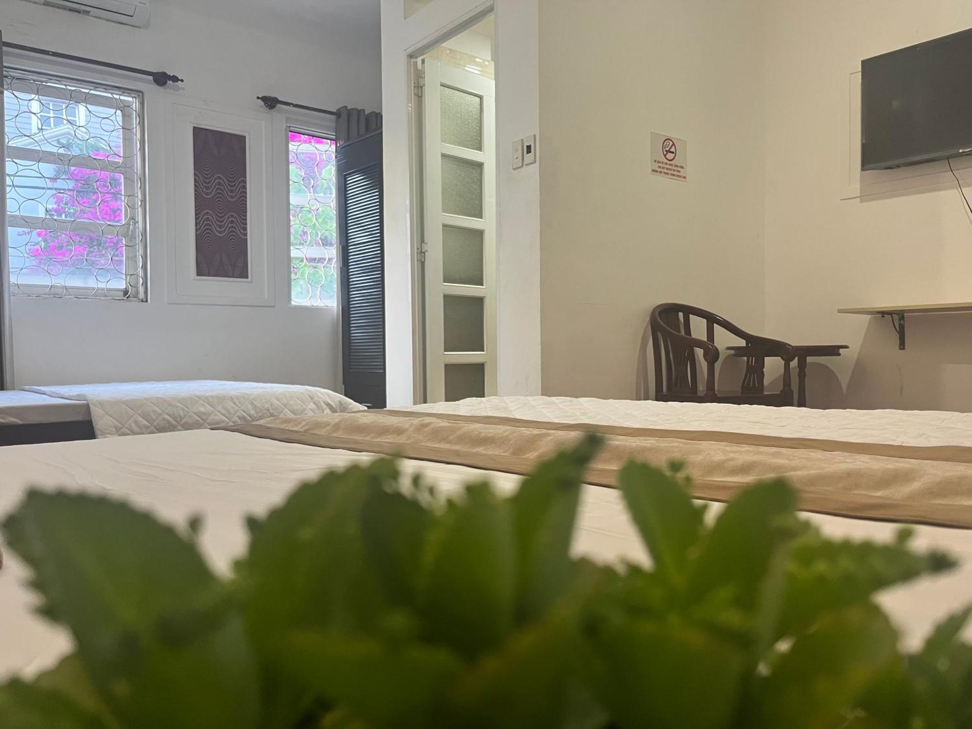 Nhat 2 Hotel