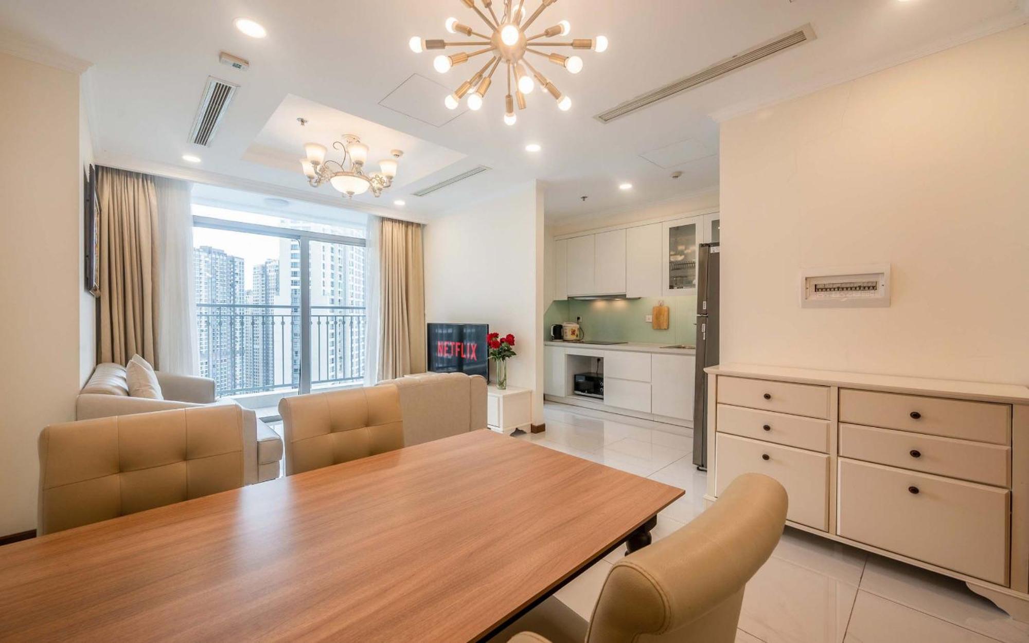 Landmark 81 And Vinhomes Riverside *