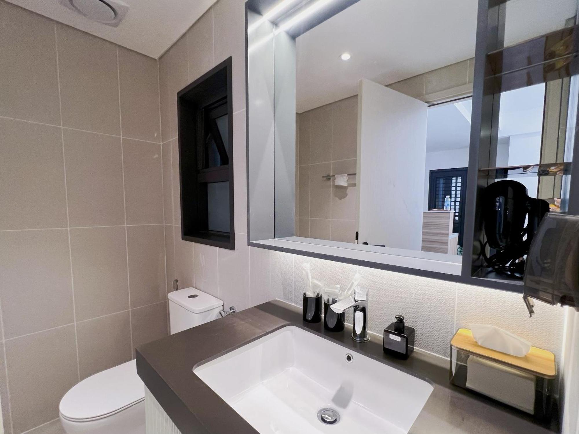 Cardinal Court 2br Luxury In Phu My Hung Ho Chi Minh City