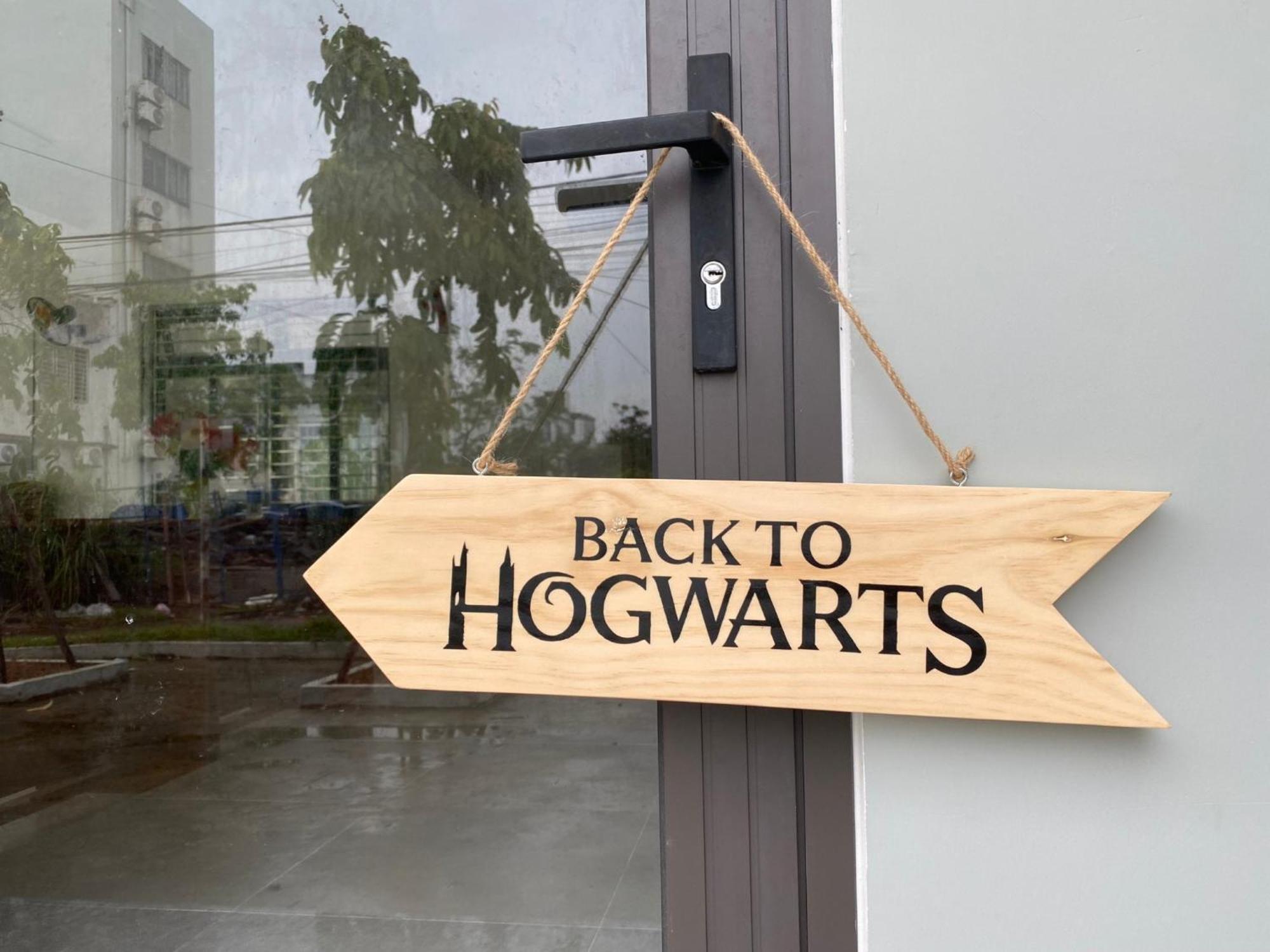The Hidden Hogwarts - Nearly Bui Vien Walking Street * Ho Chi Minh City