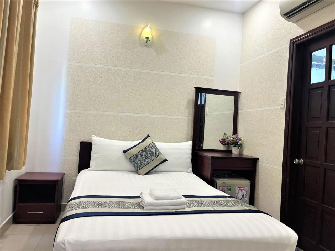 Dinh Dinh 2 Airport Hotel 2*