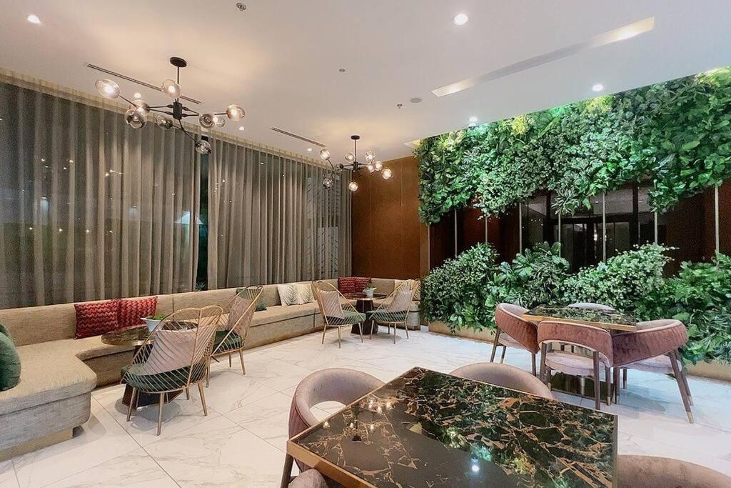Pangsapuri Luxury In Zenity District 1