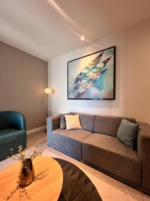 Pangsapuri Luxury In Zenity District 1