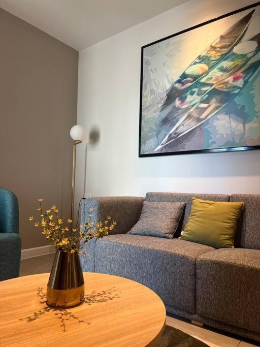 Pangsapuri Luxury In Zenity District 1 *
