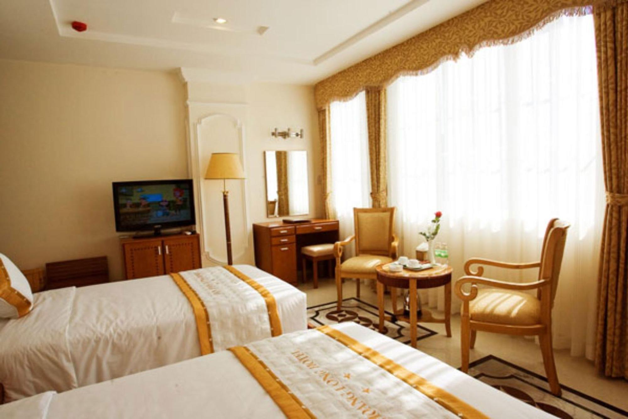Tan Hoang Long Hotel 2*