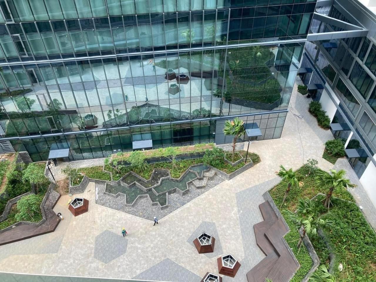 The Crest-central Saigon Riverside -free Pool-gym-sauna Room-yoga Apartment