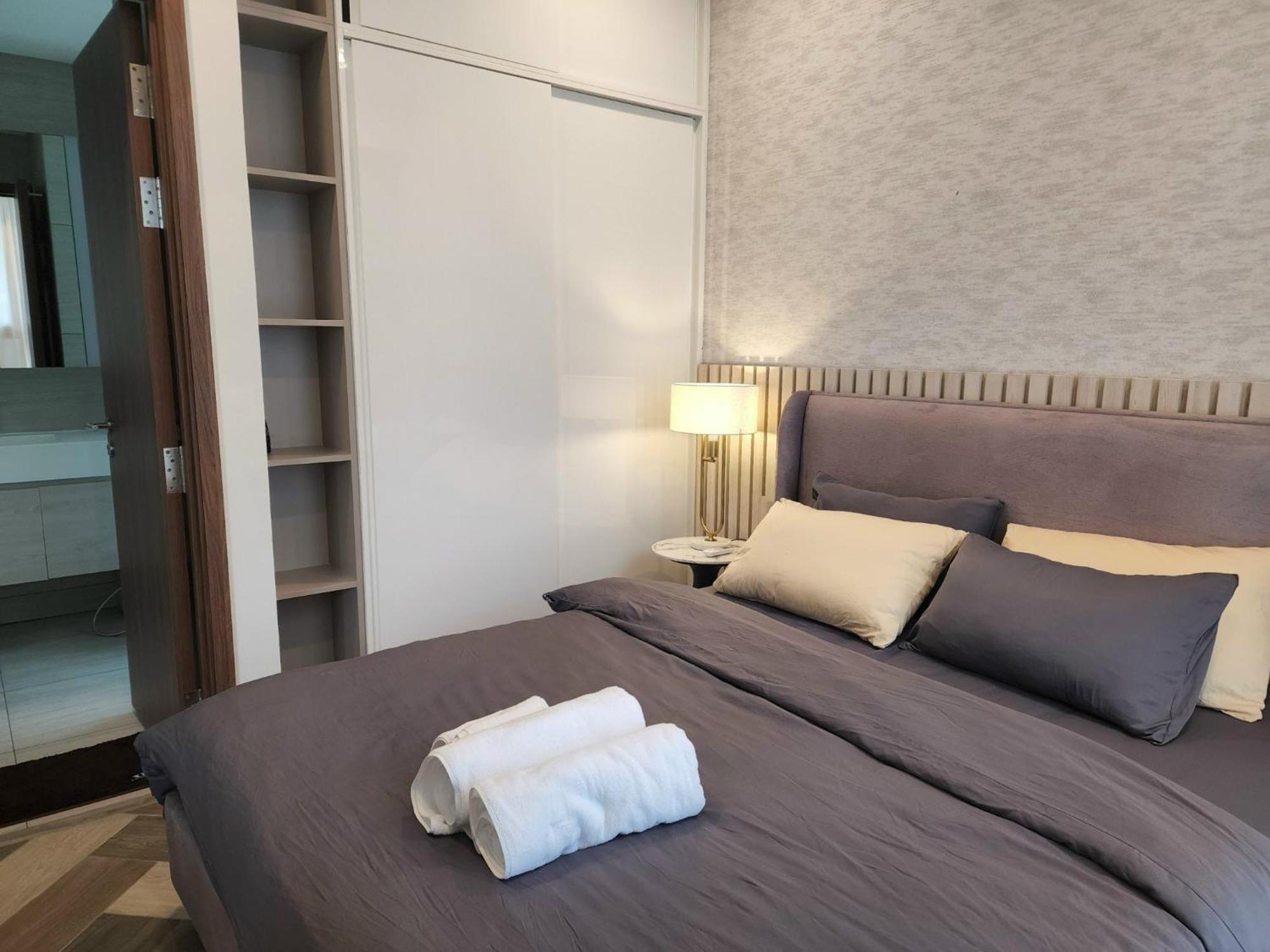 Apartment The Crest-central Saigon Riverside -free Pool-gym-sauna Room-yoga *