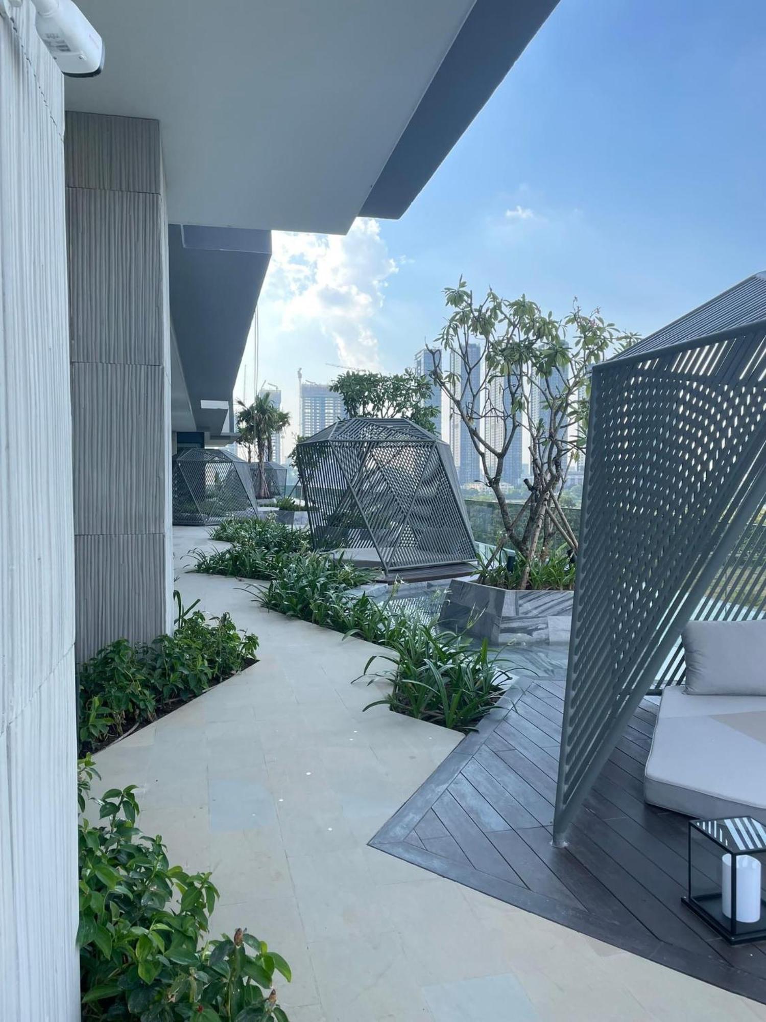 The Crest-central Saigon Riverside -free Pool-gym-sauna Room-yoga Ho Chi Minh City