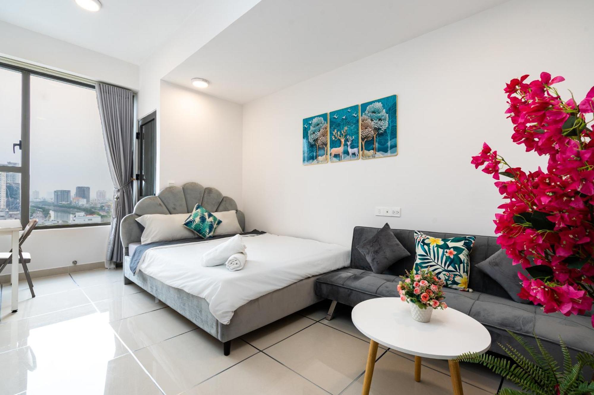 Lyn's Home-river Gate- Pool- Gym-pick Up *