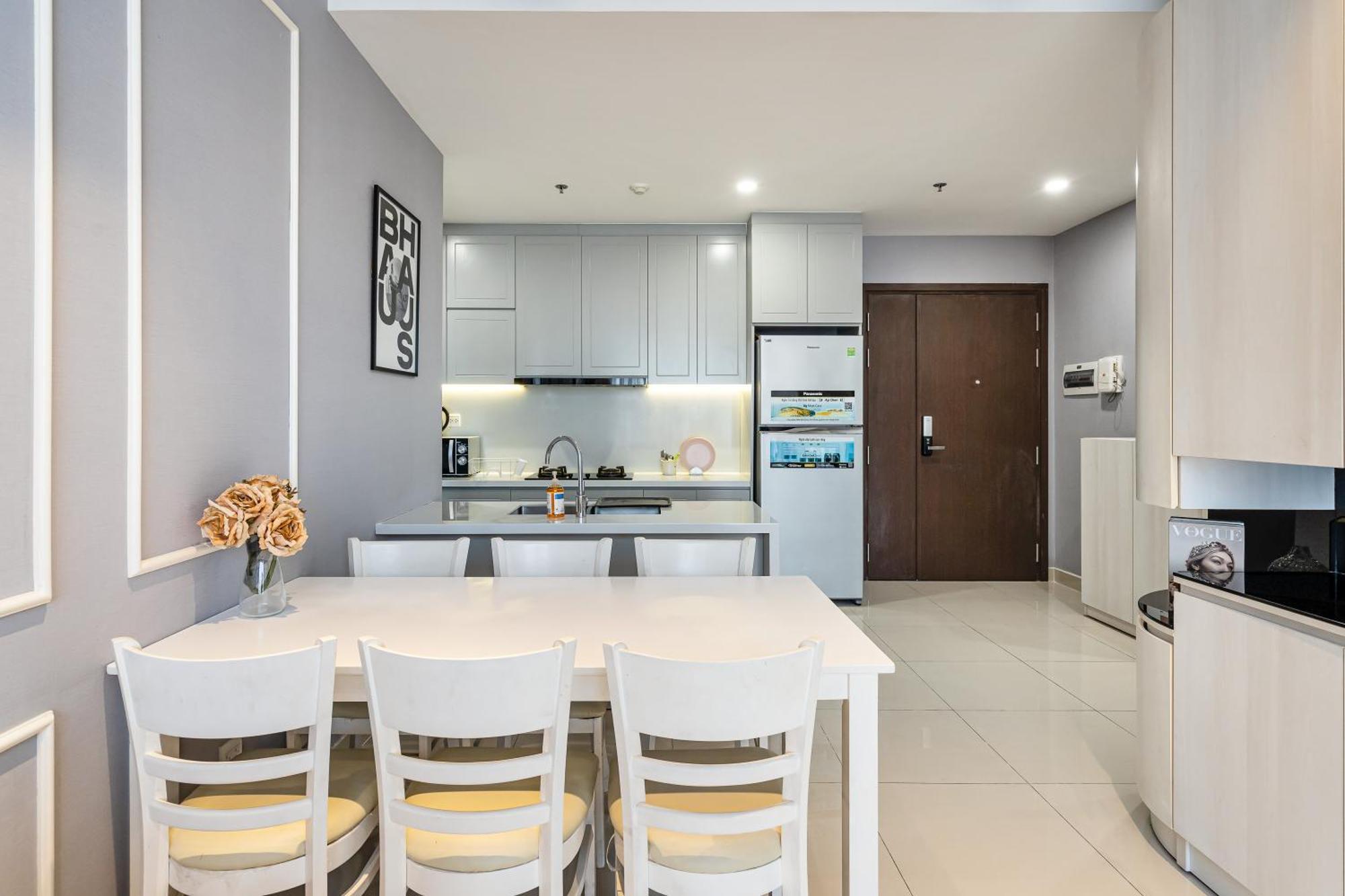 Rivergate - Saigon Royals - Tresor Modern Service - Haohomes TP. Hồ Chí Minh
