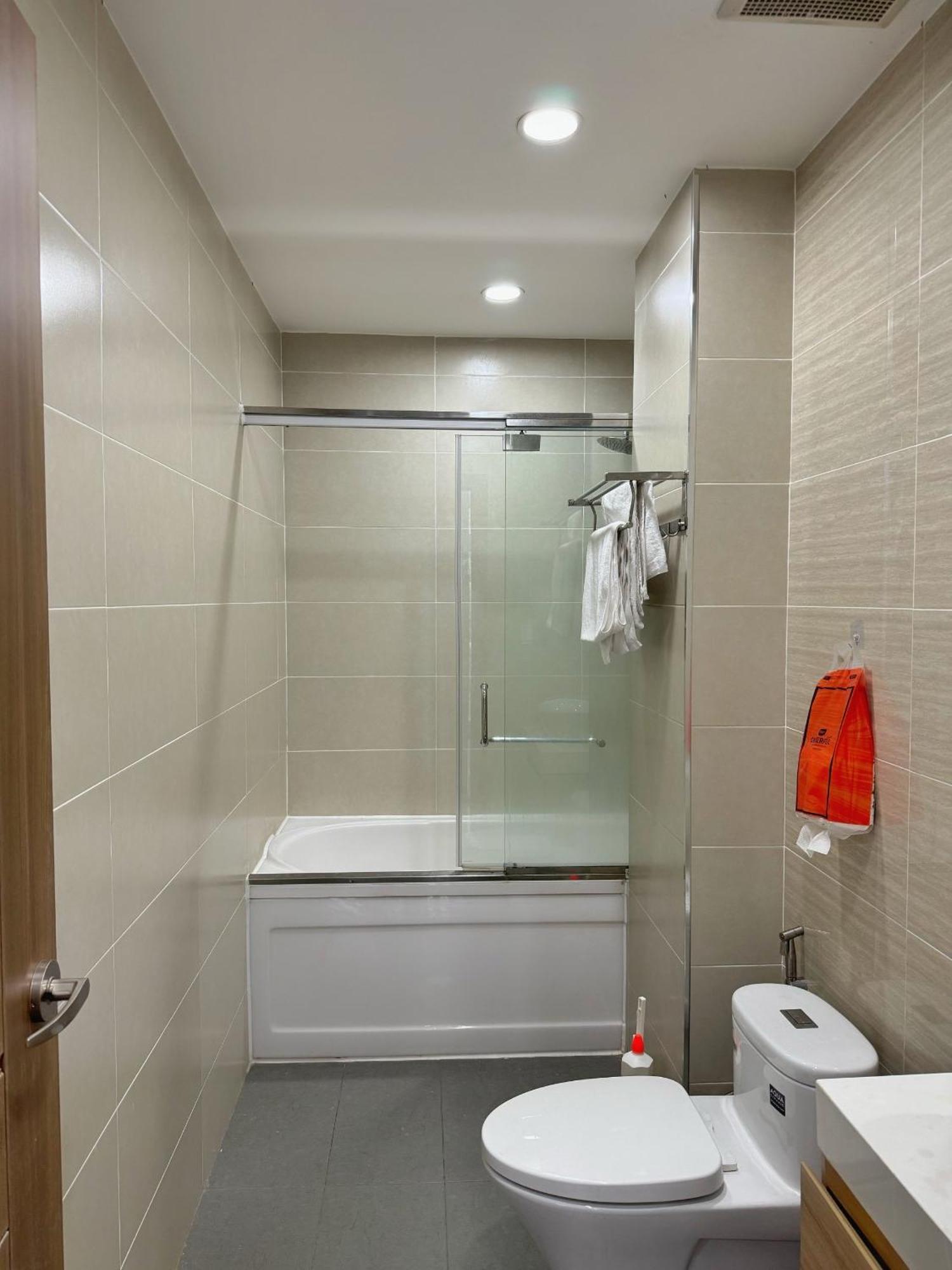 Tphomes Lakeview Apartment *
