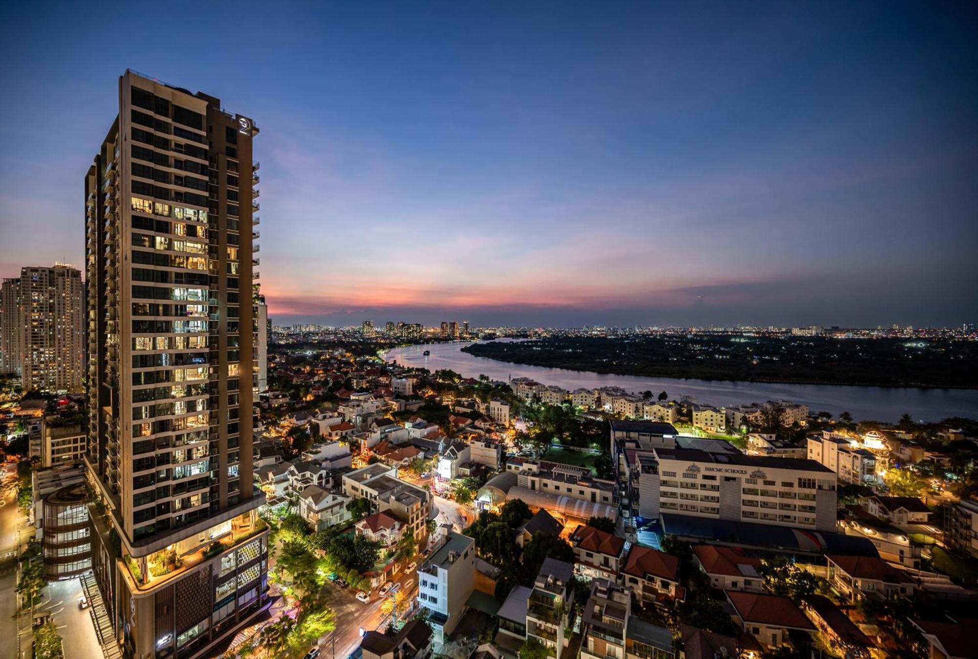 Lumiere Riverside - Raymond Holm - Luxurious 5-star *