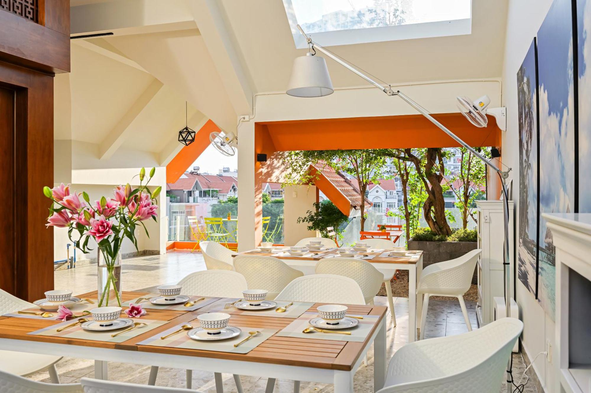 Lakeview Park - Private Pool, Bbq, Karaoke Villa