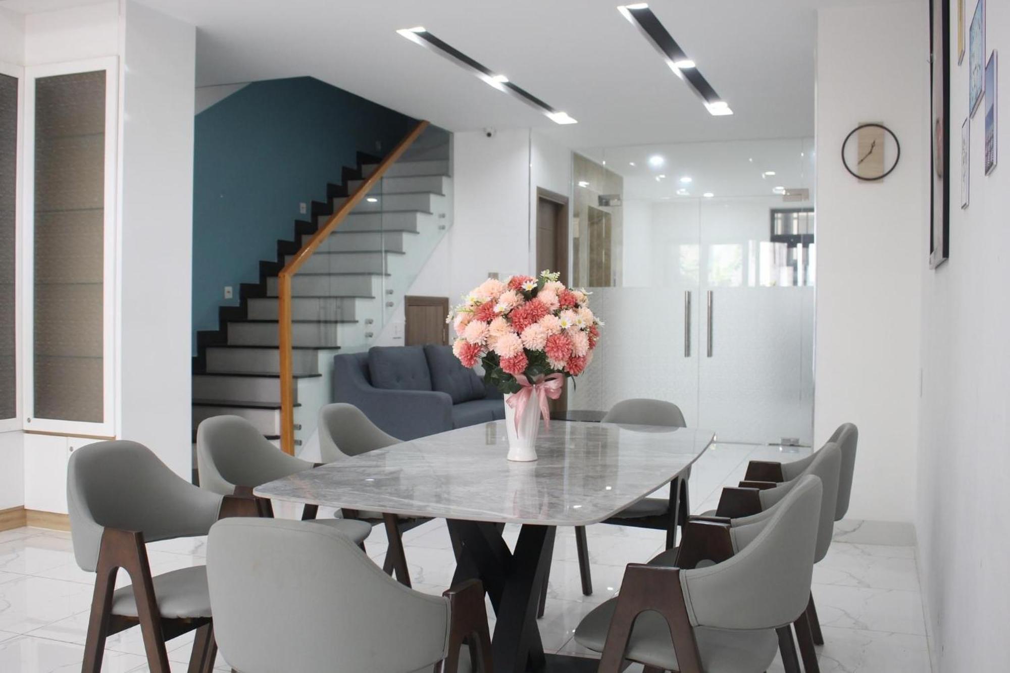 Tphomes Lakeview *