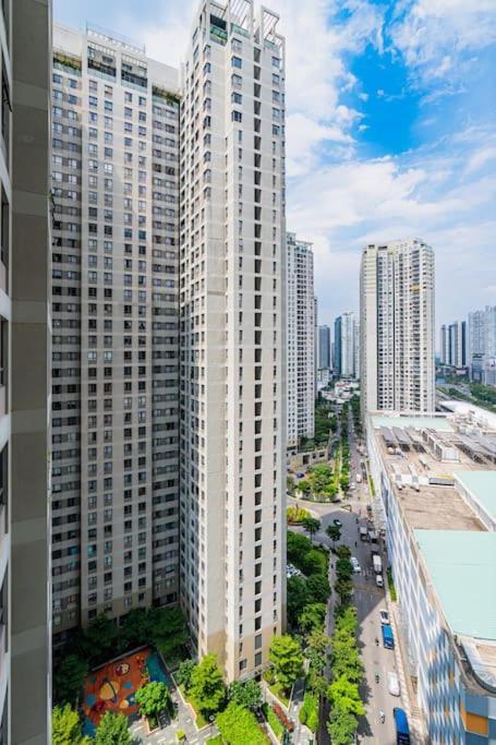 Spacious 2 Bed In Masteri Thao Dien Apartment *