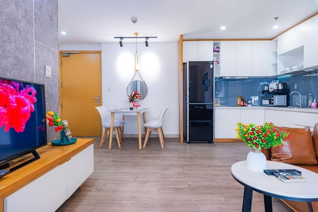 Spacious 2 Bed In Masteri Thao Dien Apartment