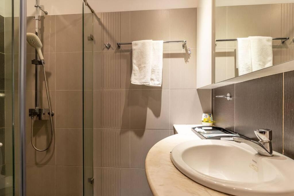 The Rixx Cozy At Ben Thanh Tower With Gym And Pool Apartment Ho Chi Minh City
