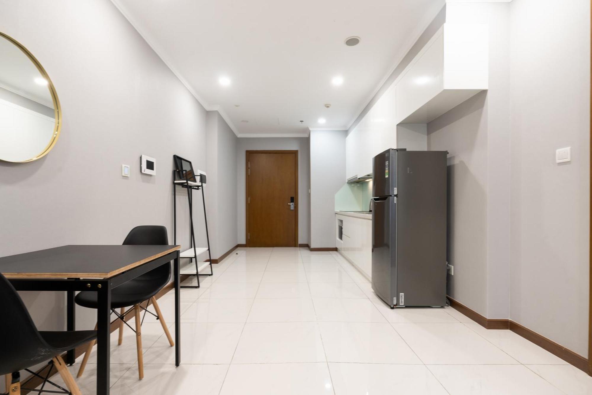 Vinhomes Saigon Premium Apartment *