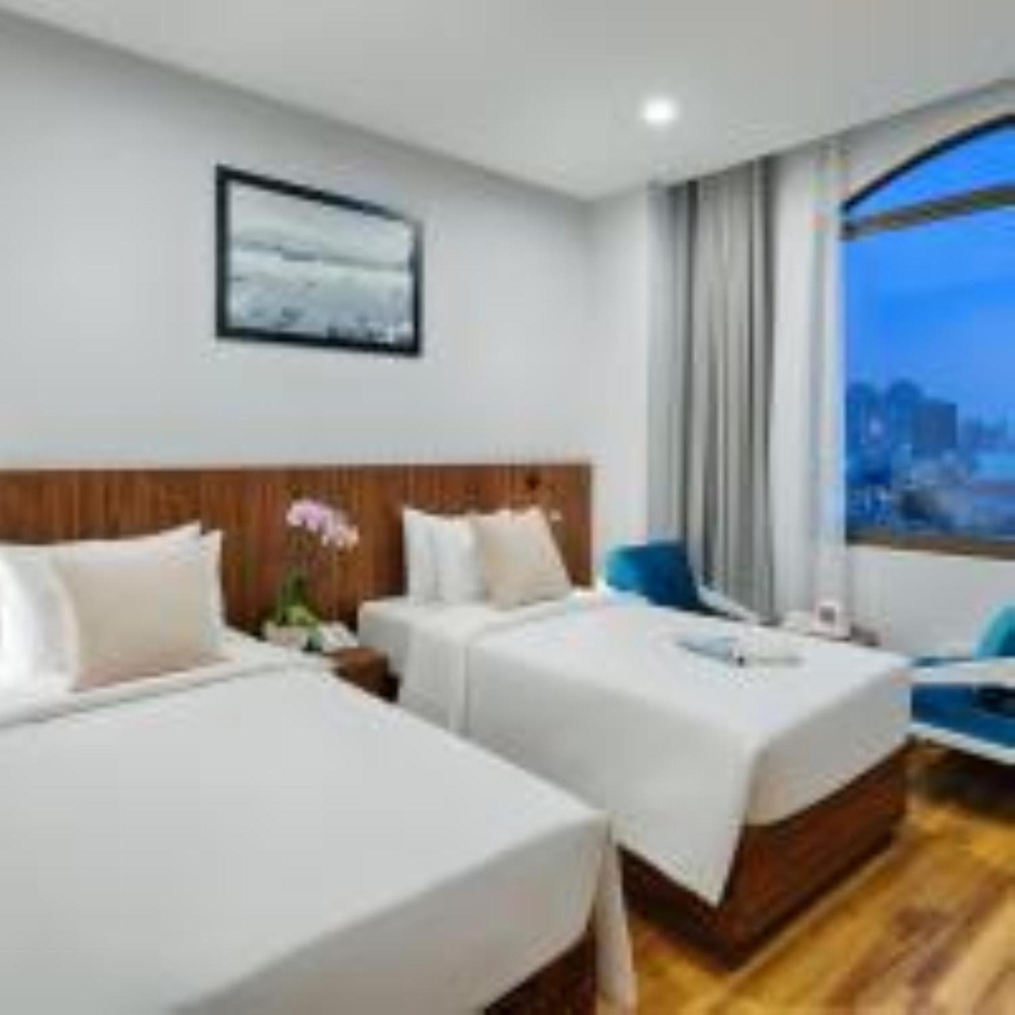 Happy Life Grand & Rooftop Skybar 4* Ho Chi Minh City