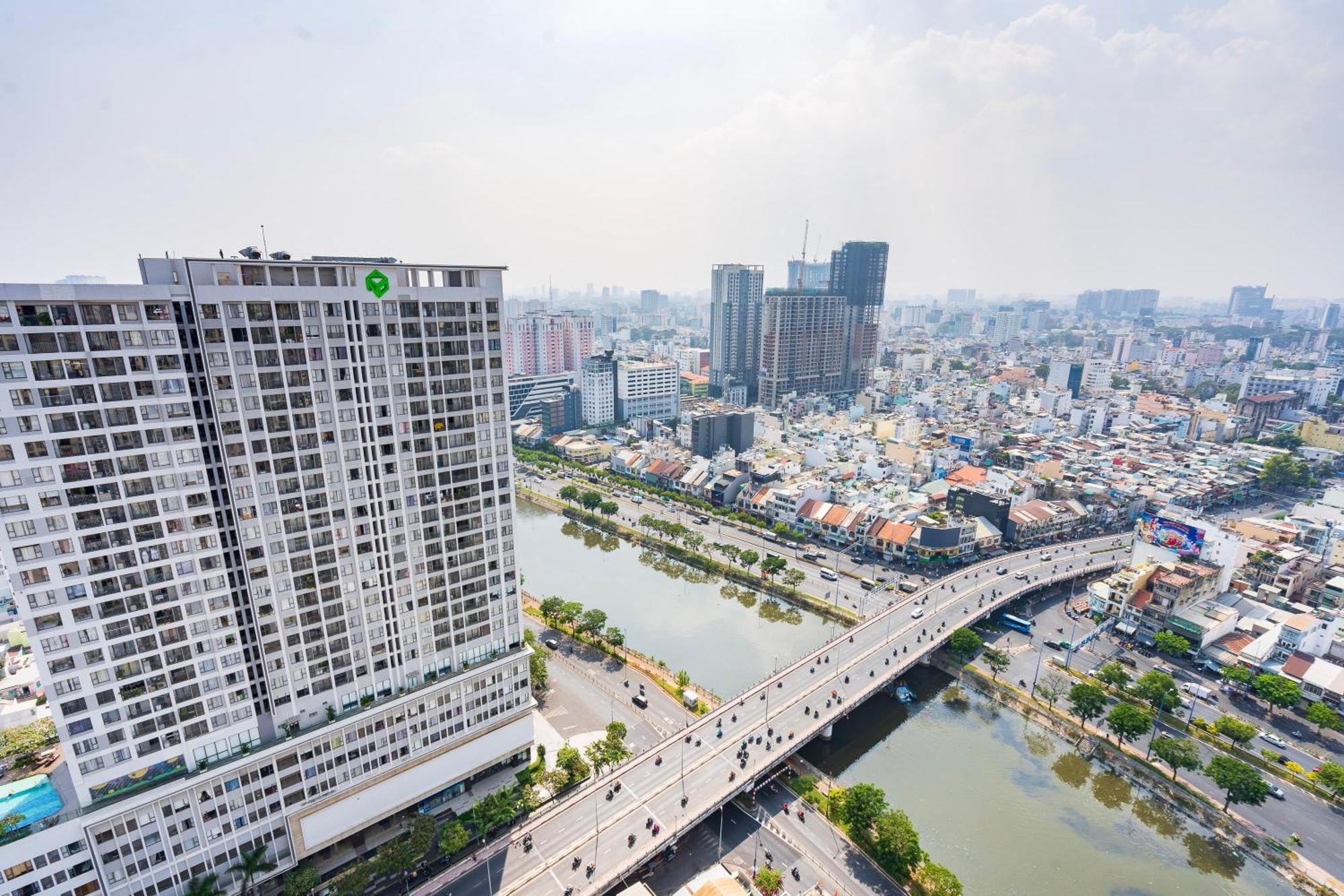 Apartment Otis Millennium Saigon Balcony Ho Chi Minh City