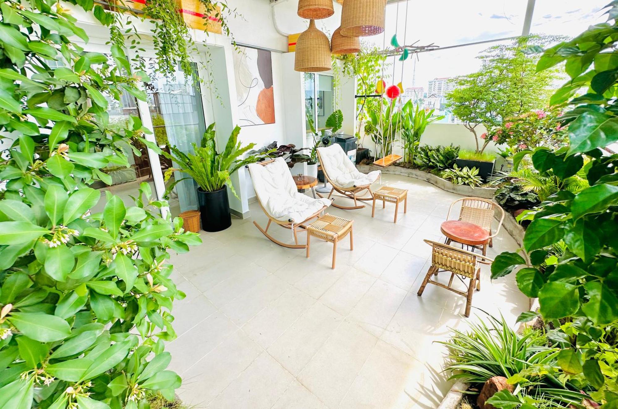 Skyline Penthouse Greenery *