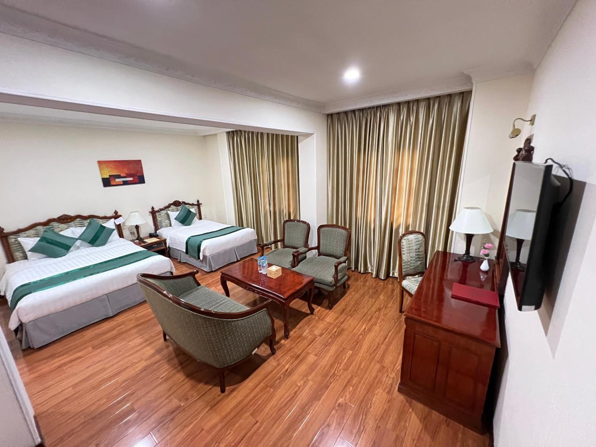 Hotel Riverside Saigon 3*