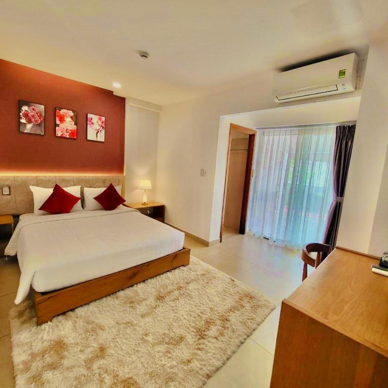 Hotel Simmi 5 & Ho Chi Minh City
