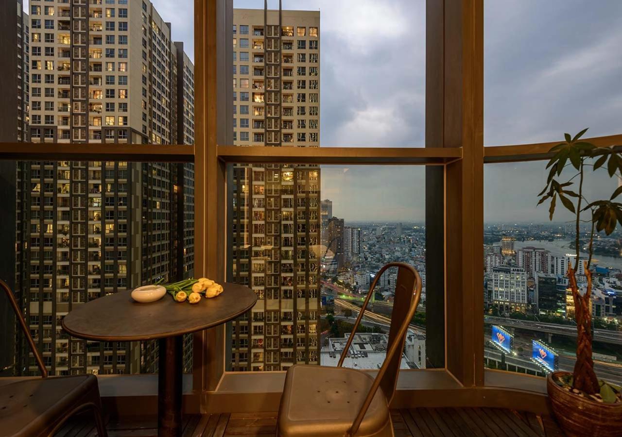 Landmark 81 And Vinhomes Riverside *