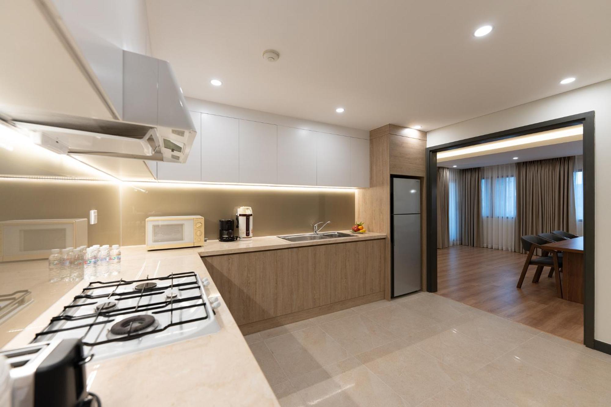 Garden View Court Hotel 4*