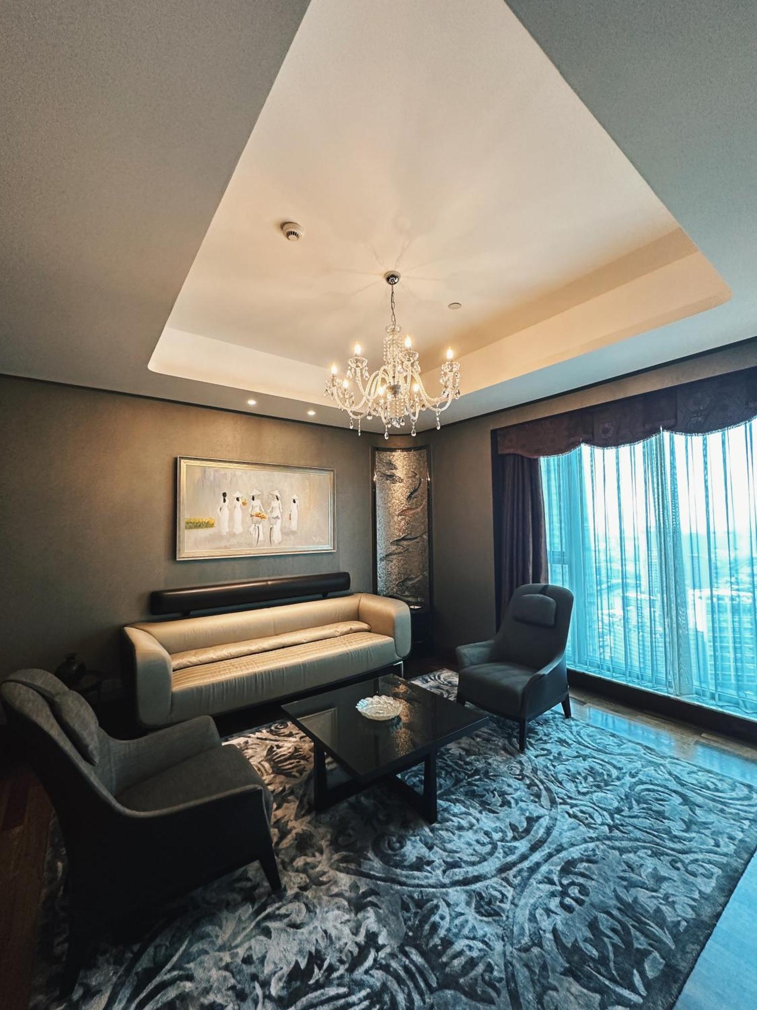 The Reverie Saigon 5*