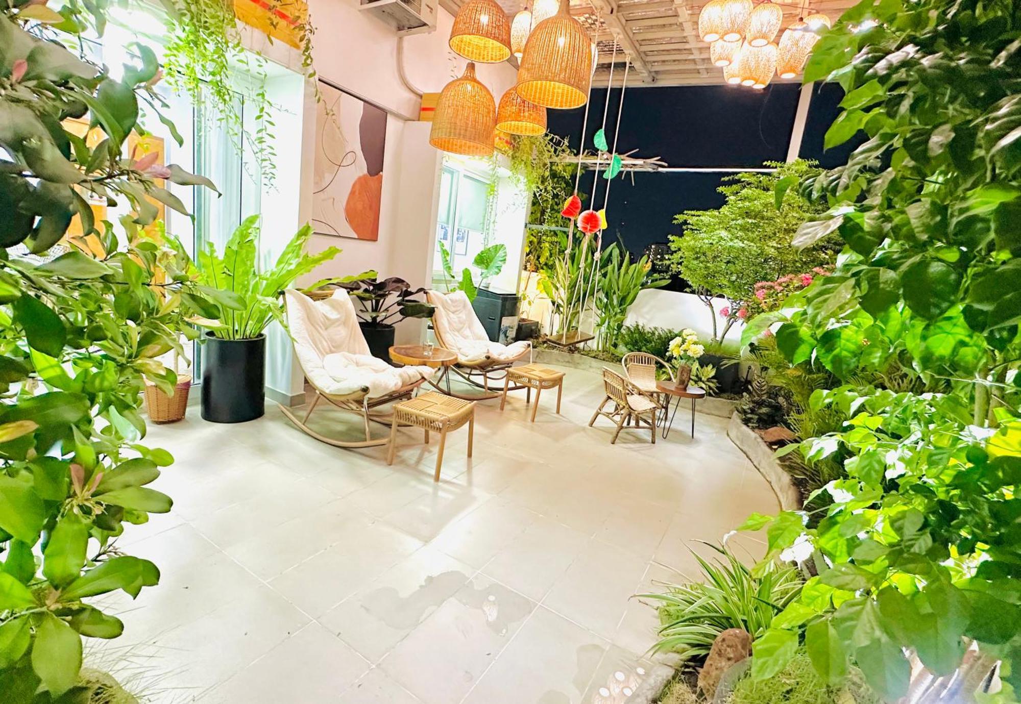 Apartment Skyline Penthouse Greenery