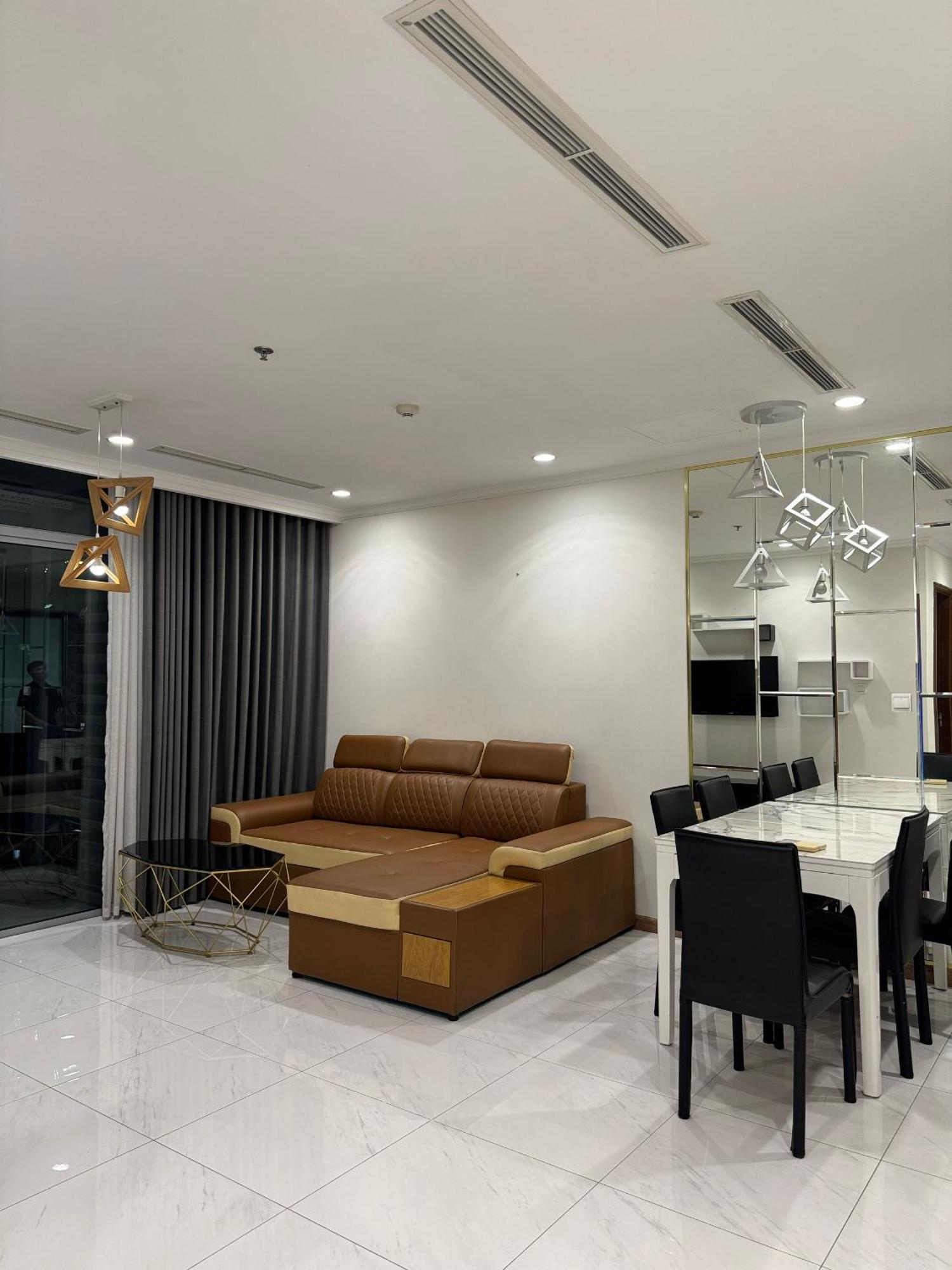 Apartment Vinhomes Serviced *