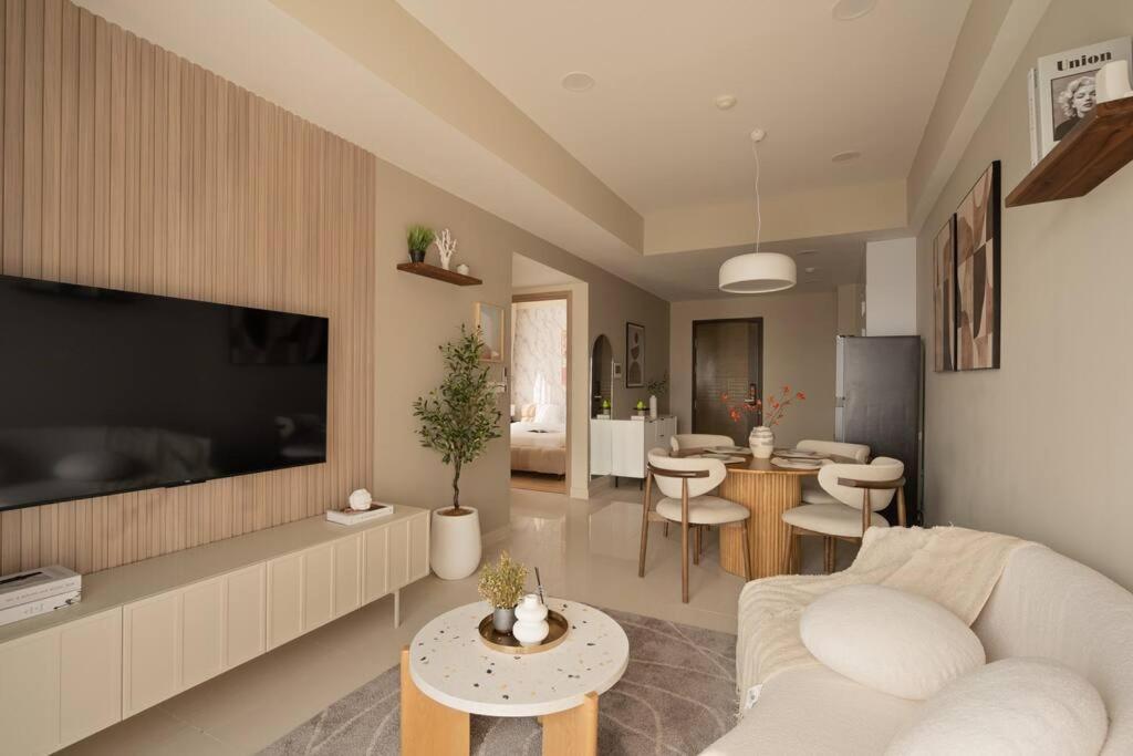 Majestic Minimalst Apartment *